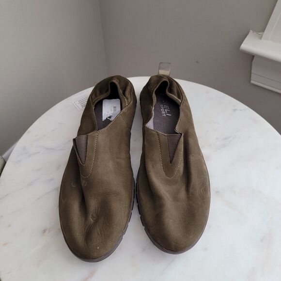 NWOT Vaneli Sport Khaki Green Slip on shoes - Picture 2 of 7